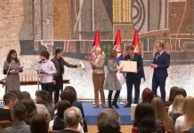 Nagrađeni učenici za postignute izvanredne rezultate na republičkim i međunarodnim takmičenjima
