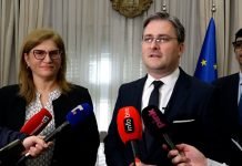 Selaković uručio pasoš ćerki Blagoja Jovovića