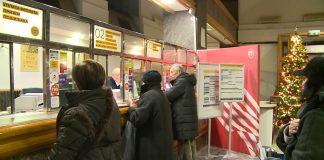 Redovi u poštama širom Srbije – Svih 100.000 vaučera podeljeno u roku od samo par sati