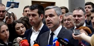 Konstitutivna sednica Skupštine Beograda – Zasedanje otvoreno, pa odloženo za 1. mart