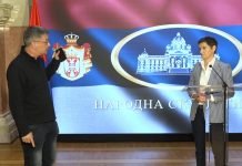 Ćuta prišao Ani Brnabić i očitao joj bukvicu: „To je čist kriminal i neće vam proći“