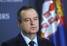 Dačić – Pripadnik Žandarmerije teško povređen ispred ambasade Izraela, napadač ubijen