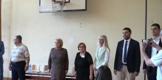 Ministarka prosvete poželela učenicima uspeh na testu iz matematike