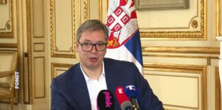 Vučić – Biće povećanja plata i u javnom sektoru, posebno prosvetnim radnicima