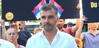 Manojlović poručio Šolcu – Ostavite litijum i demokratiju srpskom narodu