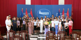 Gojković domaćin deci sa Kosova i Metohije