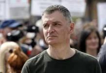 Jovanović Ćuta – Vučić može da završi svoju karijeru, ako nastavi da se igra s narodom