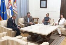 Ambasador Švajcarske u oproštajnoj poseti kod Vučića