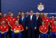 Vučić uručio državnu zastavu srpskim paraolimpijcima