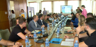 Osam gradova i opština u Srbiji dobija 200 miliona dinara za omladinske prostore