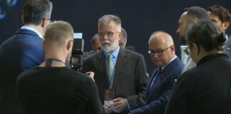 Ristić najavio početak uvođenja 5G mreže, Vesić punjače za električna vozila na auto-putevima
