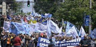 Prosvetari – Ne odustajemo od štrajka