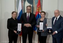 Vučić uručio orden stalnom predstavniku Rusije u Ujedinjenim nacijama Vasiliju Nebenzji