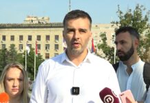 Savo Manojlović – Vučić traži bolji narod