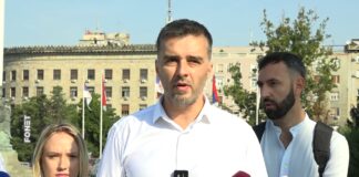 Savo Manojlović – Vučić traži bolji narod