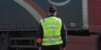 Zbog nepropisnog korišćenja mobilnog telefona sankcionisano 3.657 vozača