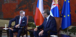 Vučić sa premijerom Češke – Nastaviti jačanje saradnje i prijateljskih odnosa