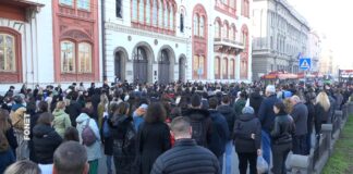 Studenti i srednjoškolci blokirali raskrsnice u više gradova