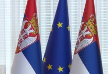 Vlada Srbije održala sednicu u Palati Srbija, studenti preko puta održali protest