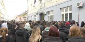 Zrenjaninska gimnazija je u blokadi!