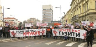 Studenti i građani u Zrenjaninu odali poštu stradalima u Novom Sadu
