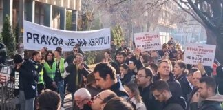 Protest studenata ispred suda i tužilaštva u Novom Sadu