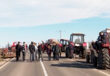 Poljoprivrednici blokirali Ibarsku magistralu