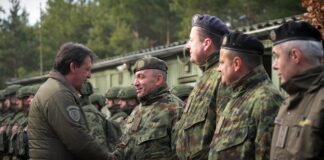 Ministar Gašić obišao pripadnike Vojske Srbije u Kopnenoj zoni bezbednosti