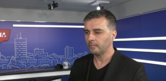 Savo Manojlović o crvenoj šaci koja pokazuje srednji prst – Ruganje i vređanje žrtava