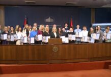 Đukić Dejanović uručila Svetosavske nagrade pojedincima i ustanovama