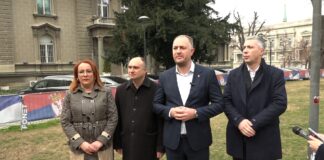 Dveri – Vučić da podnese ostavku