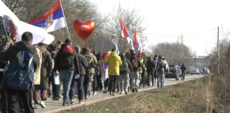 Zrenjaninski studenti nastavili marš do Vršca