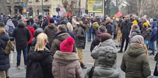 Blokade i petnaestominutne tišine u više gradova Srbije