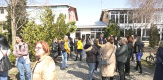Škola u Omoljici nebezbedna – Meštani i roditelji đaka pružili podršku direktoru i zaposlenima