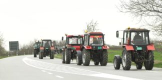 Banatski traktoristi krenuli za Beograd