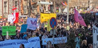 Prosvetni radnici i studenti protestovali ispred Ministarstva prosvete i RTS-a