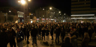 Protest i zbor građana u Zrenjaninu – Bukom protiv ćacizacije prosvete