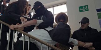 U Opštini Zvezdara sukob građana i obezbeđenja, protest ispred zgrade Opštine