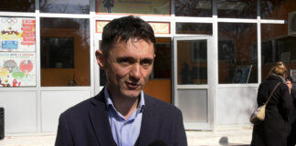 NSPRS – Razrešenje direktora škole u Omoljici predstavlja nasilje SNS-a nad prosvetnim sistemom