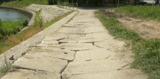 Kamioni dokrajčili pešačku stazu na obali Begeja