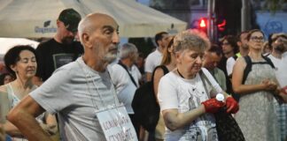 Održan protest ispred Vlade Srbije zbog privođenja studenta