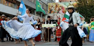 Studentski festival folklora u Nišu okuplja ansamble iz Južne Amerike, Indonezije, Egipta i Evrope