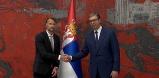 Vučić primio akreditivna pisma Fon Bekerata
