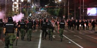 Beograd- Nasilje policije i SNS batinaša