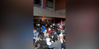 Dan nakon sukoba sa policijom Filozofski fakultet u Novom Sadu zaključan