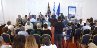 Ministar Gašić prisustvovao promociji knjige „Kreće se lađa francuska“ na Krfu