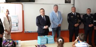 Dačić, povodom početka nove školske godine, obišao Osnovnu školu „Mihajlo Pupin“ u Zemunu