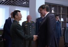 Gašić sa zamenikom načelnika Uprave za razvoj naoružanja Centralne Vojne Komisije NR Kine