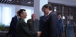 Gašić sa zamenikom načelnika Uprave za razvoj naoružanja Centralne Vojne Komisije NR Kine