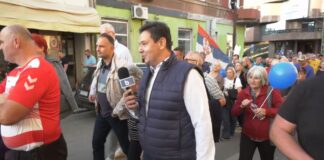 Šarović prošetao Zrenjaninom sa ćacijima – Ekipu KTV televizije policija maltretirala do 3 ujutru